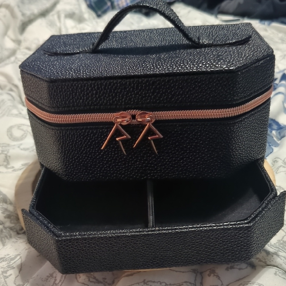 Rihanna Elegant Black Storage Box